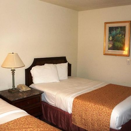 Waterford Inn Ngoại thất bức ảnh