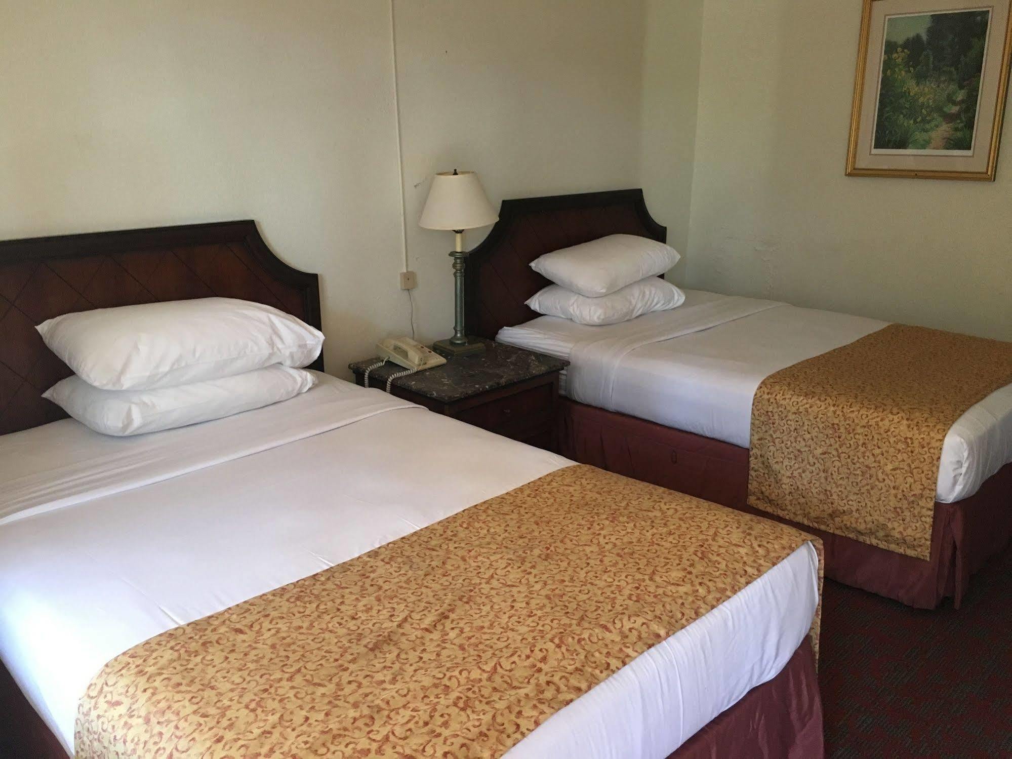 Waterford Inn Ngoại thất bức ảnh