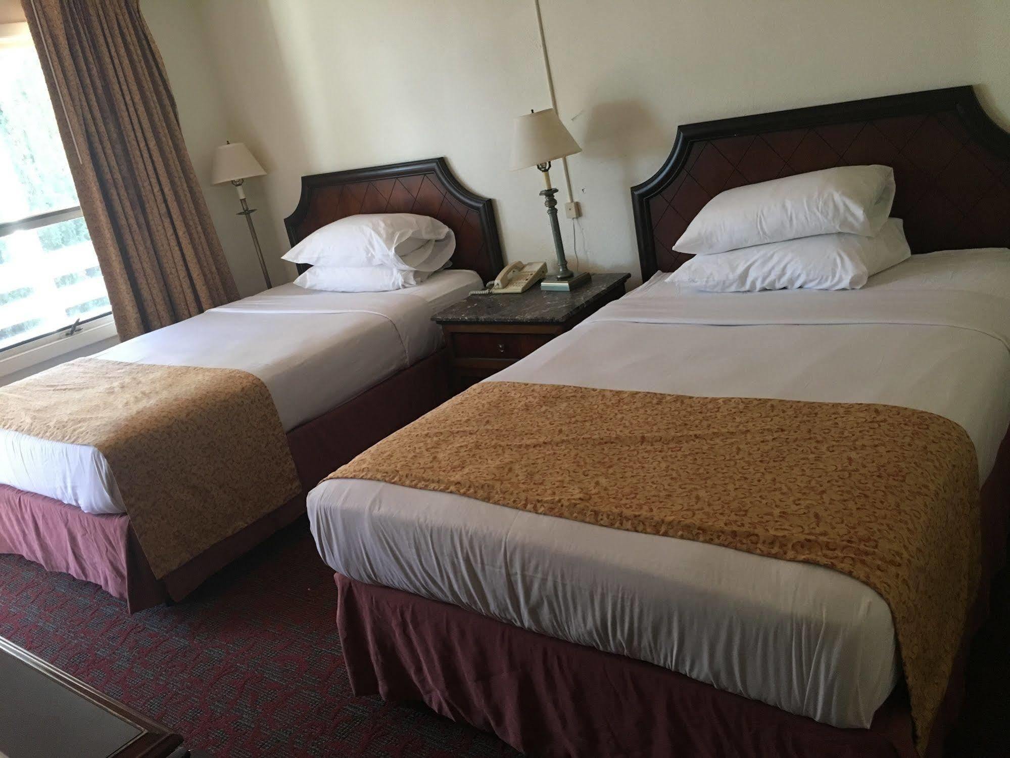 Waterford Inn Ngoại thất bức ảnh