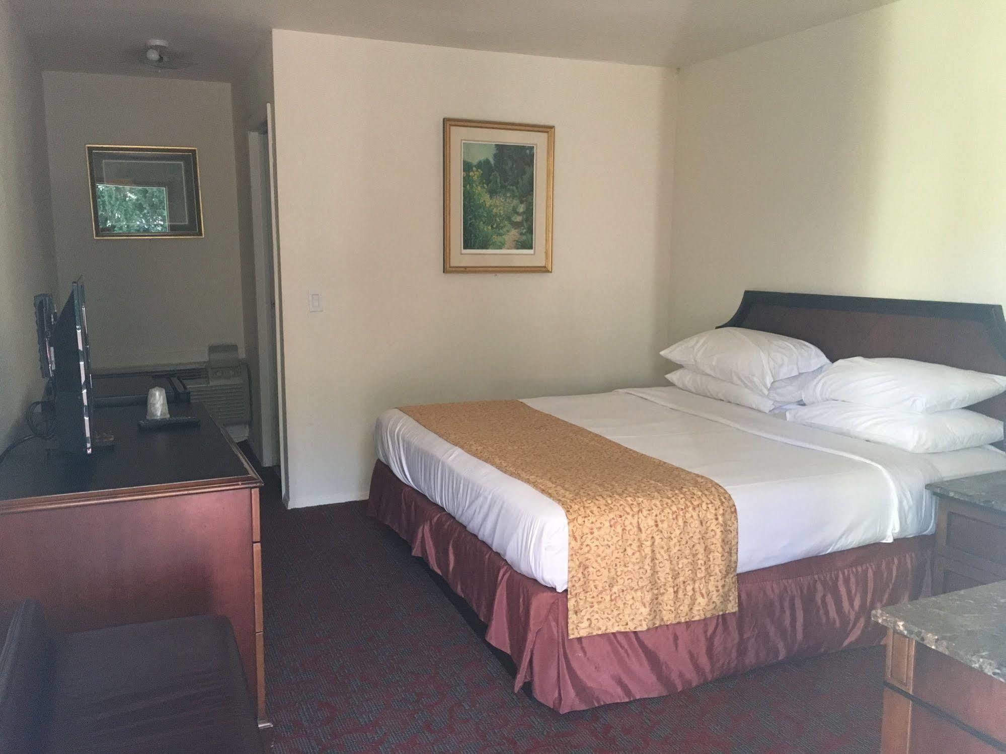 Waterford Inn Ngoại thất bức ảnh